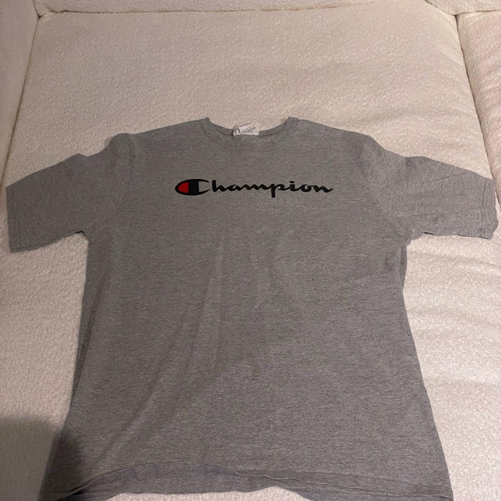 Men’s Champion Shirt. Size L
